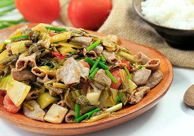 🍺 Tụ Họp Thả Ga Tại Minh Hương Quán: Thánh Địa Của Dân Sành Nhậu Với Menu "Mồi Bén – Giá Tốt"